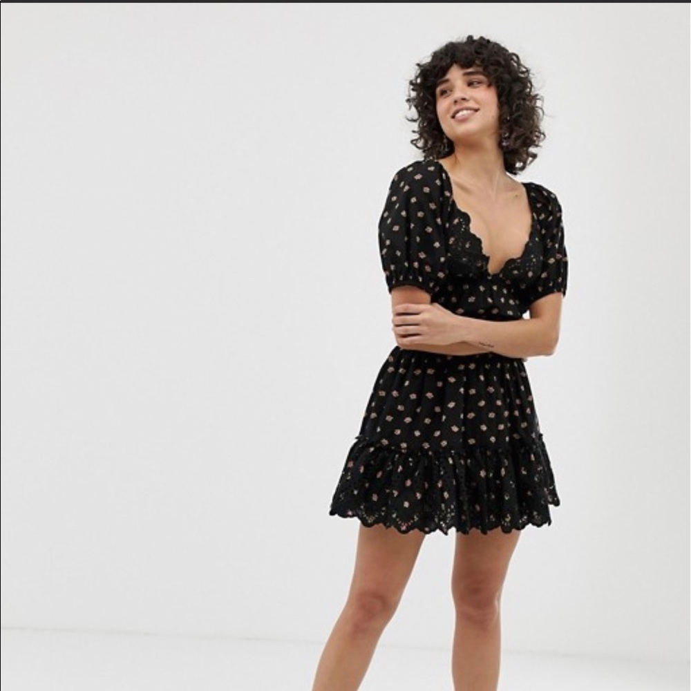 Sweetheart broderie mini dress
